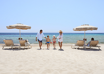 family_Beach.png