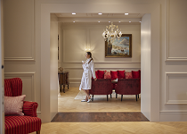 SUITES &amp; ROOMS
