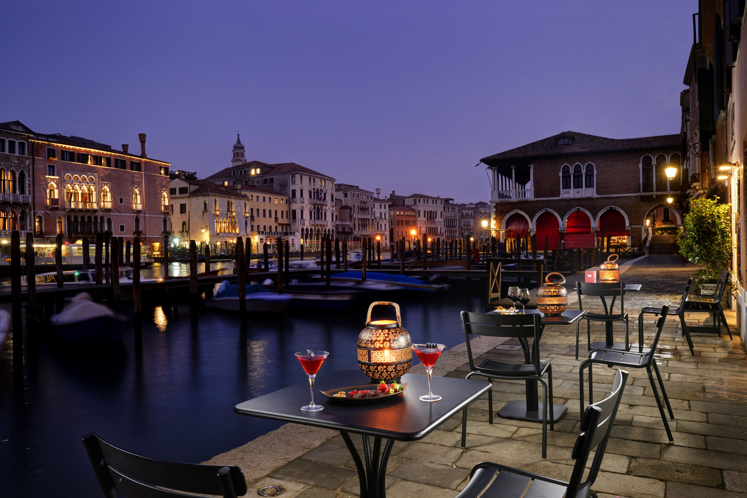 WTBOV bar esterno canale.jpg