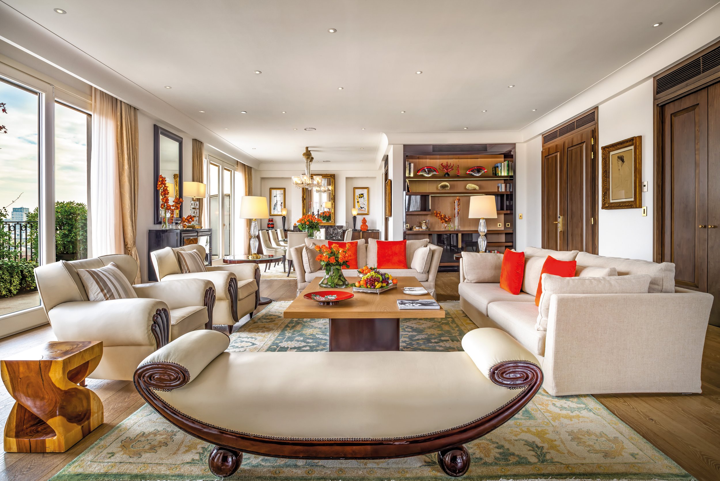 1_Penthouse Suite living.jpg
